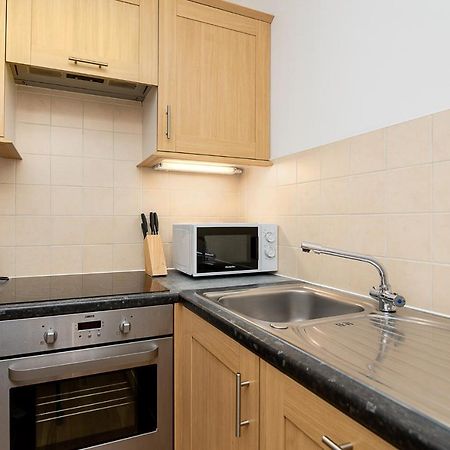 Modern 1 Bed Flat For Up To 2 People In Holborn, London With Free Wifi Apartment ภายนอก รูปภาพ