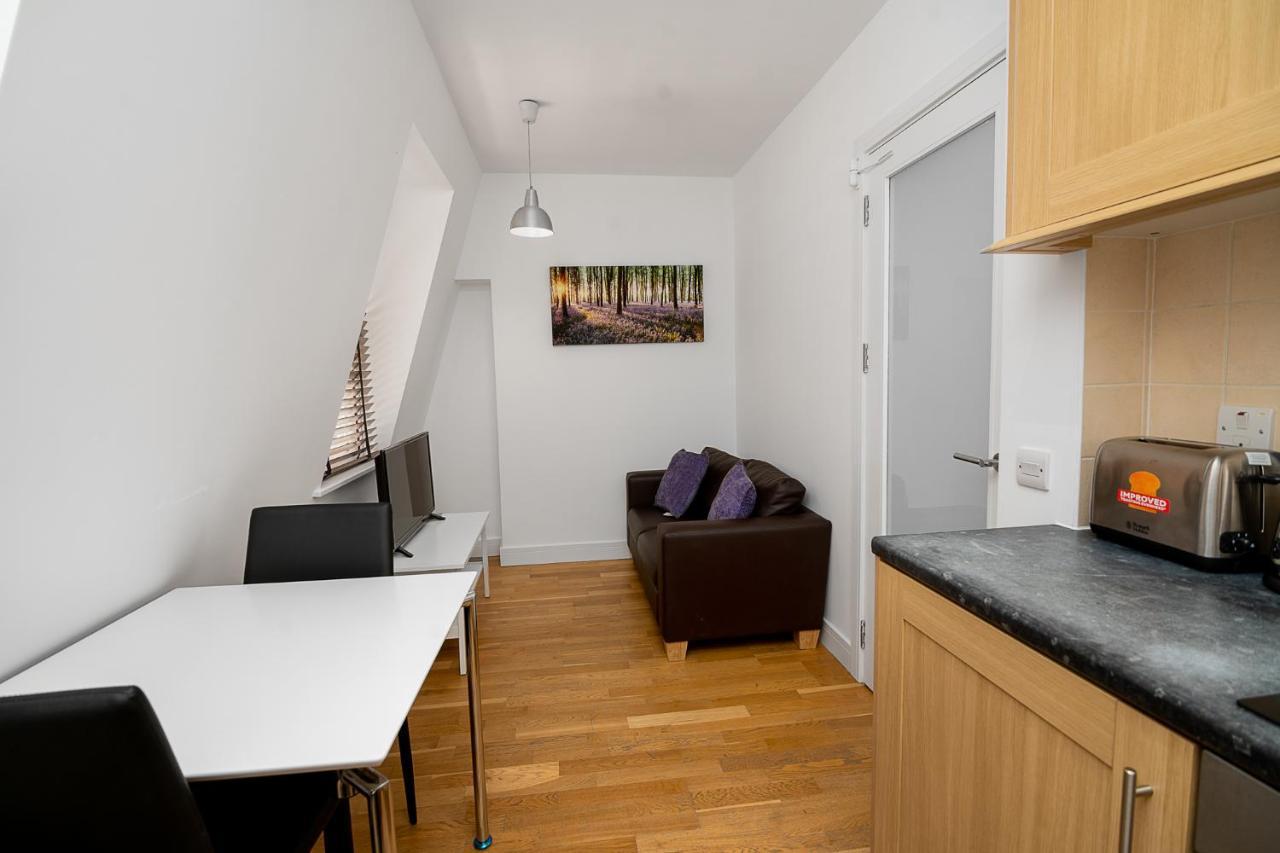 Modern 1 Bed Flat For Up To 2 People In Holborn, London With Free Wifi Apartment ภายนอก รูปภาพ